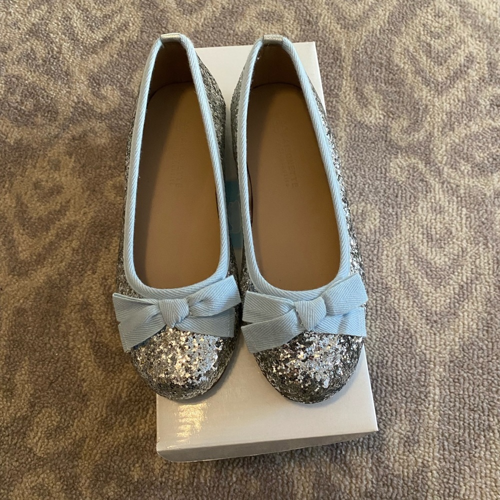 NWT Girl’s Elephantito Silver Glitter Flats